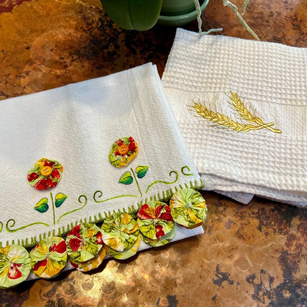 LAST CHANCE! (2) Fun Dish Towels